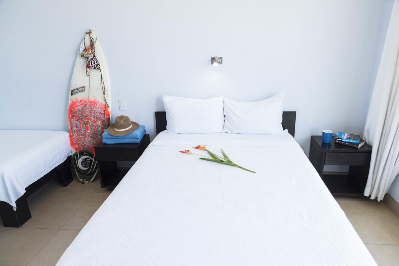 Room2Board Hostel And Surf School Jaco Exterior photo