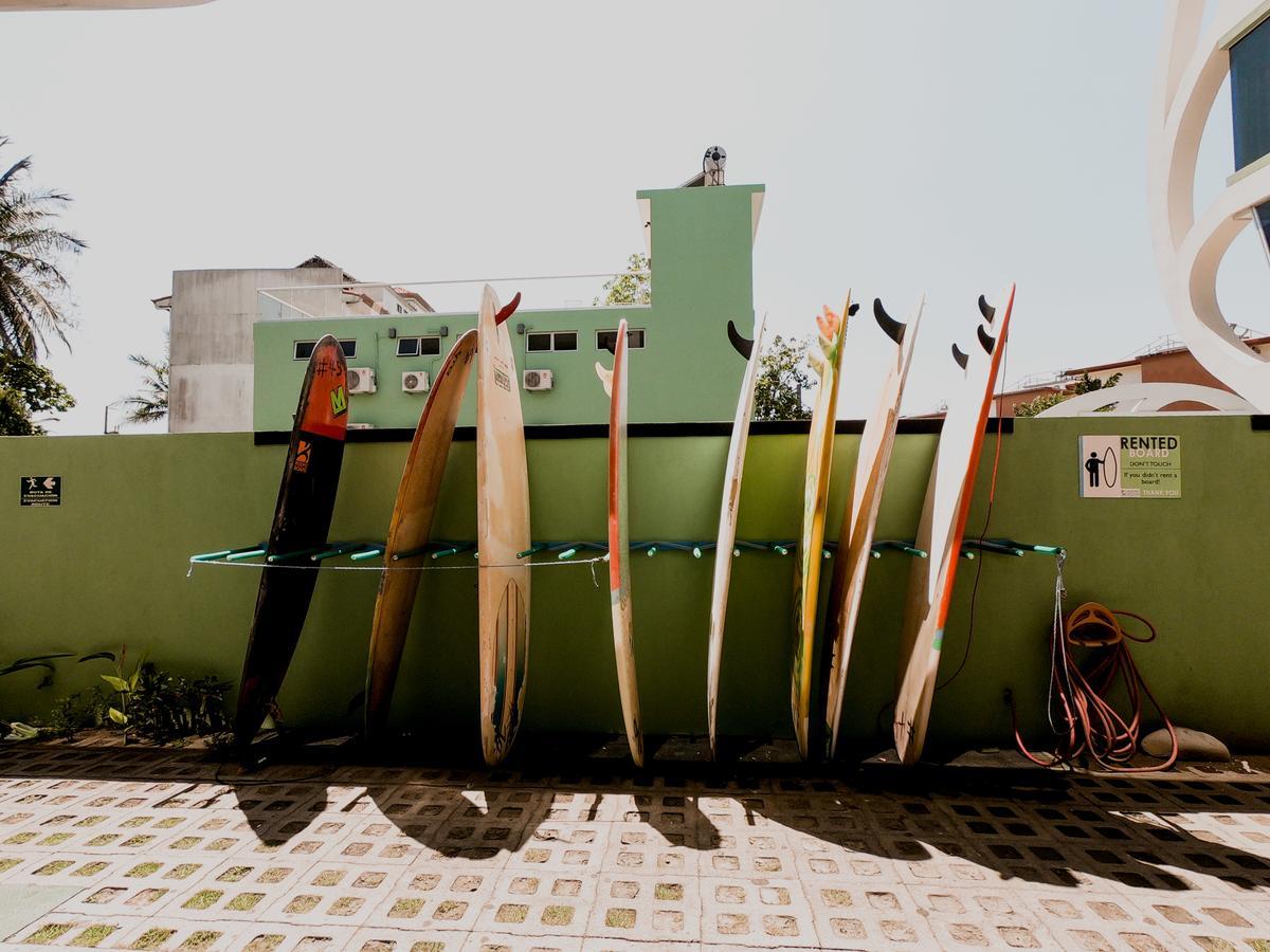 Room2Board Hostel And Surf School Jaco Exterior photo