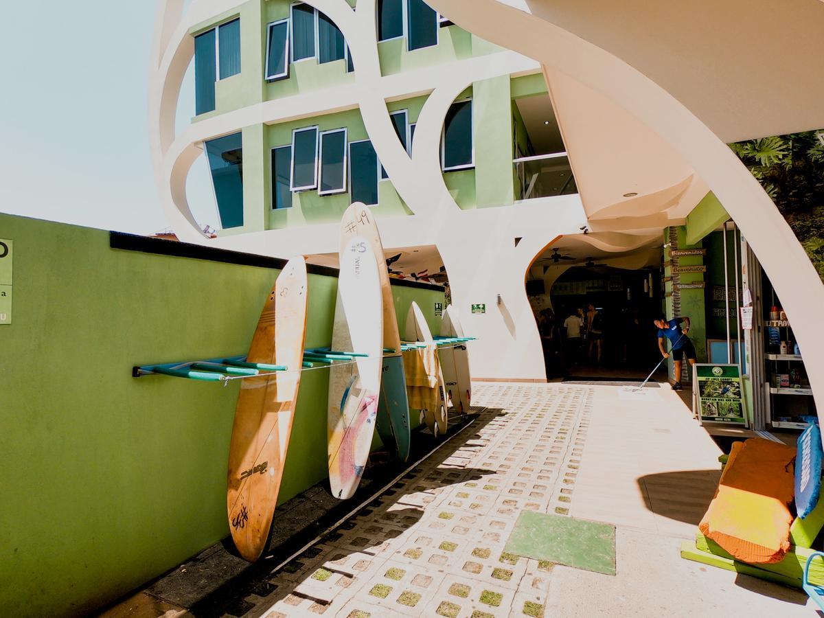 Room2Board Hostel And Surf School Jaco Exterior photo