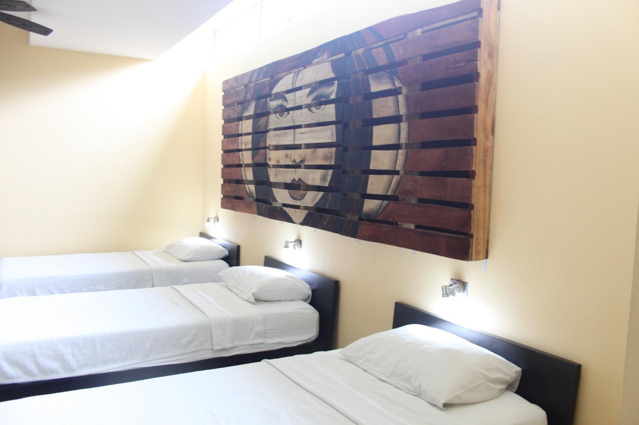 Room2Board Hostel And Surf School Jaco Exterior photo